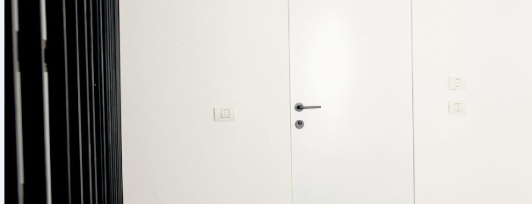 דלתות קו אפס והבחירה בקו נקי: כך יוצרים אדריכלות שקטה ונוכחות מדויקת בבית המודרני - WhatsApp Image 2024 06 30 at 16.03.10 1